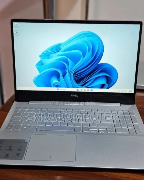 New Laptop Dell Inspiron 15 8GB Intel Core i5 SSD 256GB