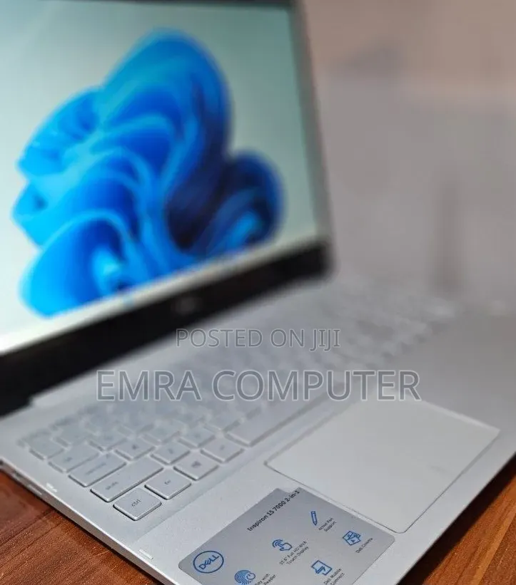 New Laptop Dell Inspiron 15 8GB Intel Core i5 SSD 256GB