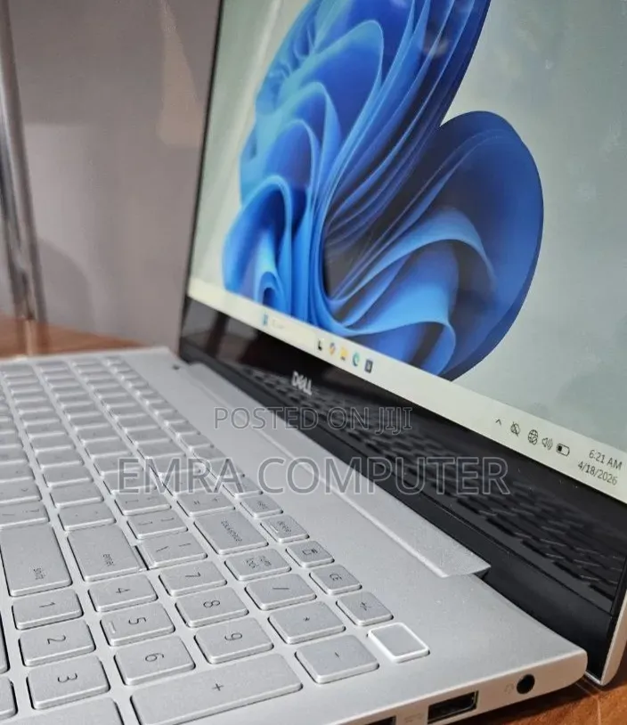 New Laptop Dell Inspiron 15 8GB Intel Core i5 SSD 256GB
