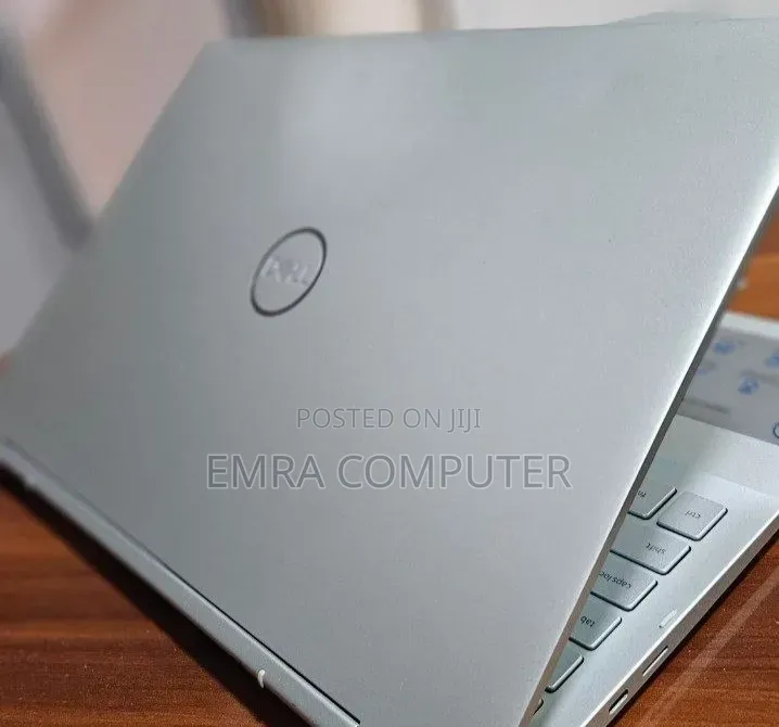 New Laptop Dell Inspiron 15 8GB Intel Core i5 SSD 256GB