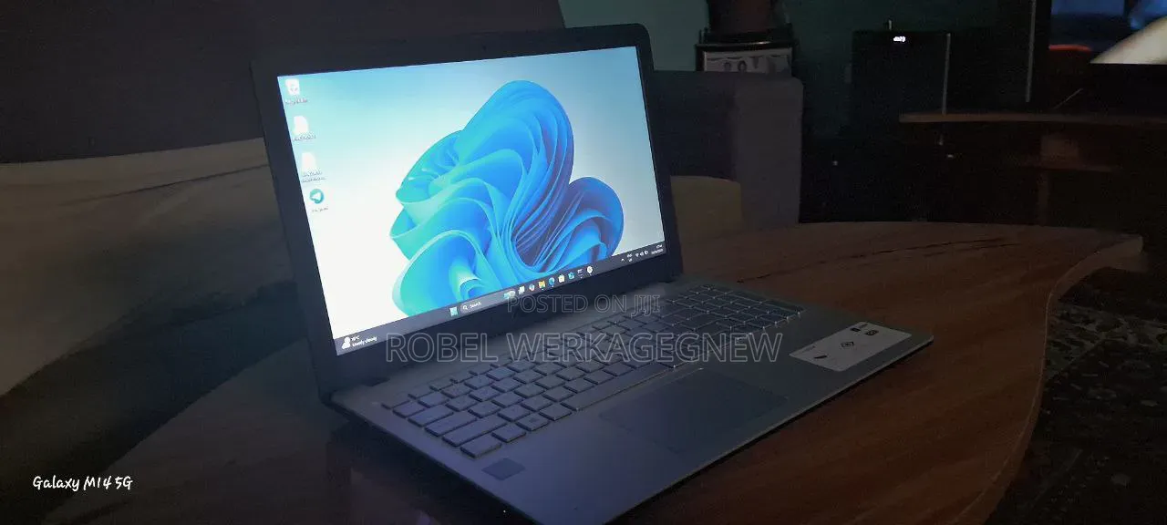 Laptop Asus VivoBook X540SA 8GB Intel Core i5 SSD 256GB