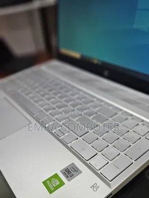 New Laptop HP Pavilion 15 8GB Intel Core i5 SSD 256GB
