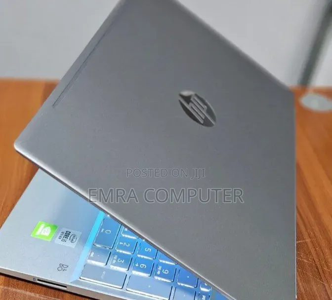New Laptop HP Pavilion 15 8GB Intel Core i5 SSD 256GB