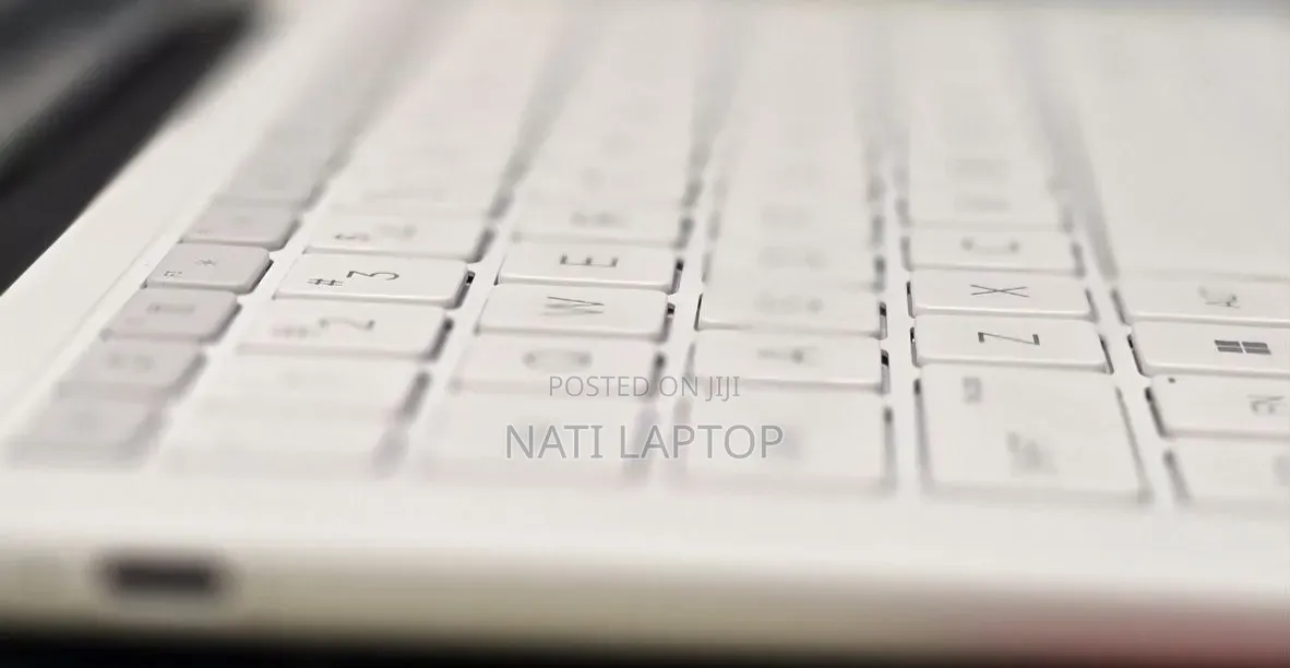 New Laptop HP OmniBook 5 14" 16GB Intel Core i7 SSD 1T