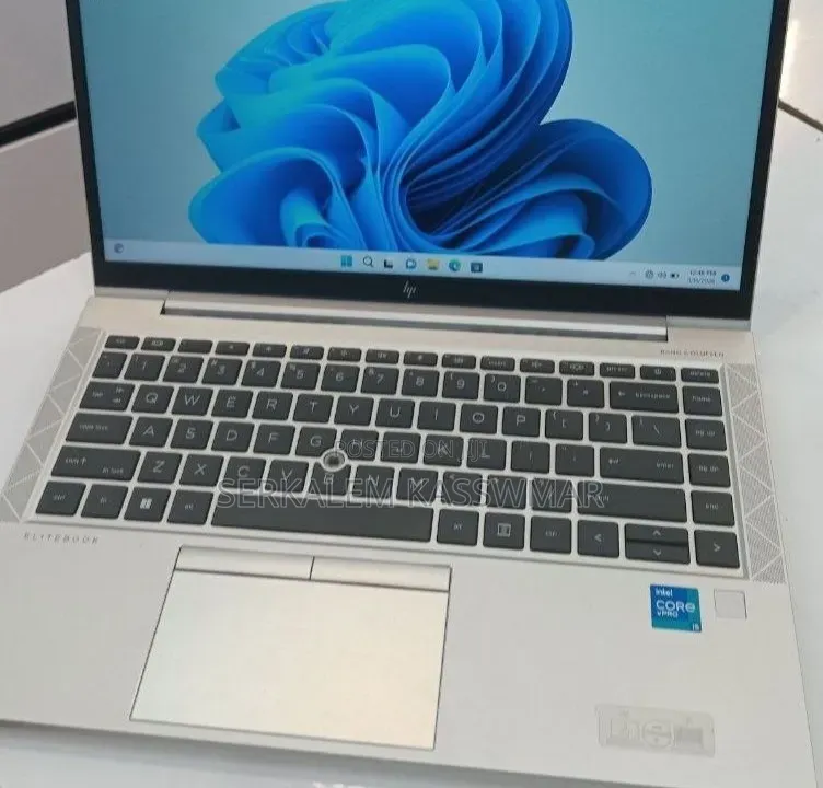 New Laptop HP EliteBook 840 G8 16GB Intel Core i5 SSD 512GB