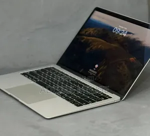 New Laptop Apple MacBook Air 2018 8GB Intel Core i5 SSD 128GB