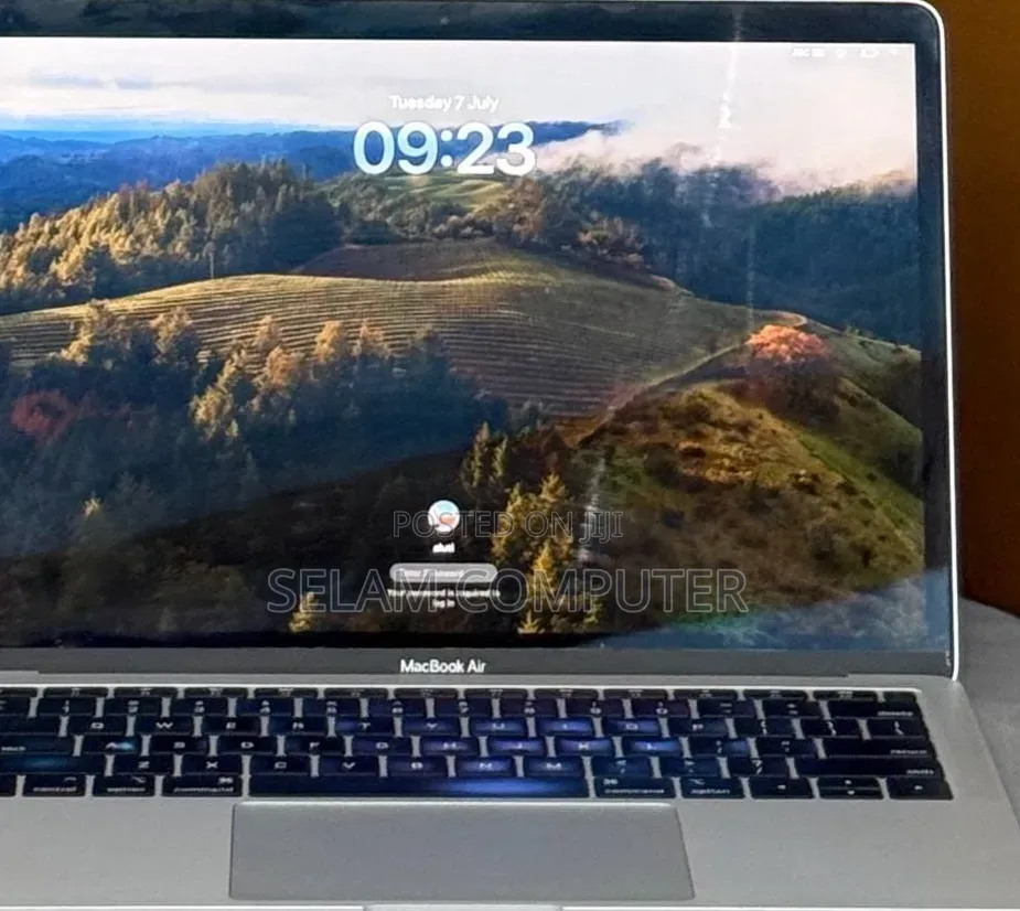 New Laptop Apple MacBook Air 2020 M1 8GB Intel Core i5 SSD 128GB