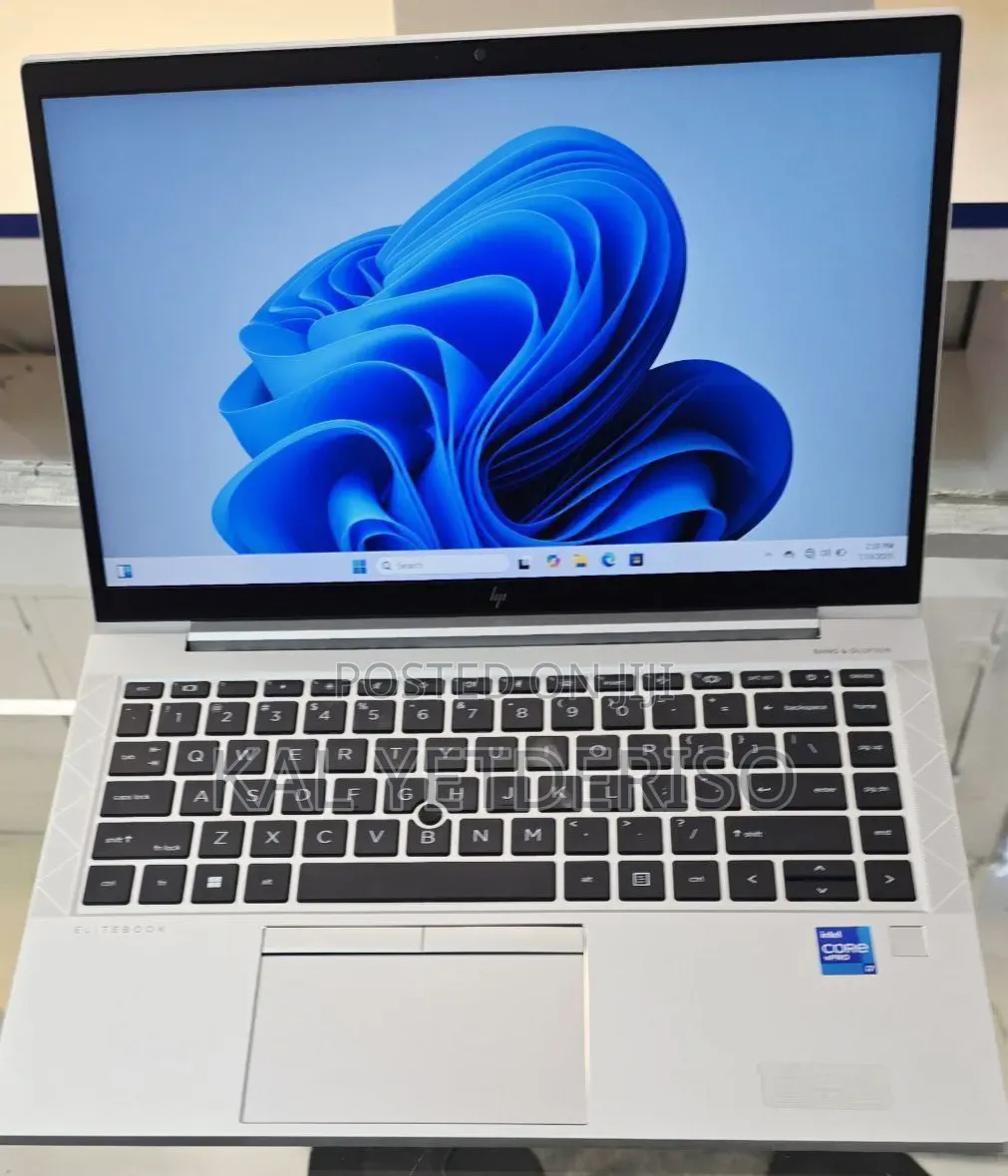 New Laptop HP EliteBook 840 G8 16GB Intel Core i7 SSD 512GB