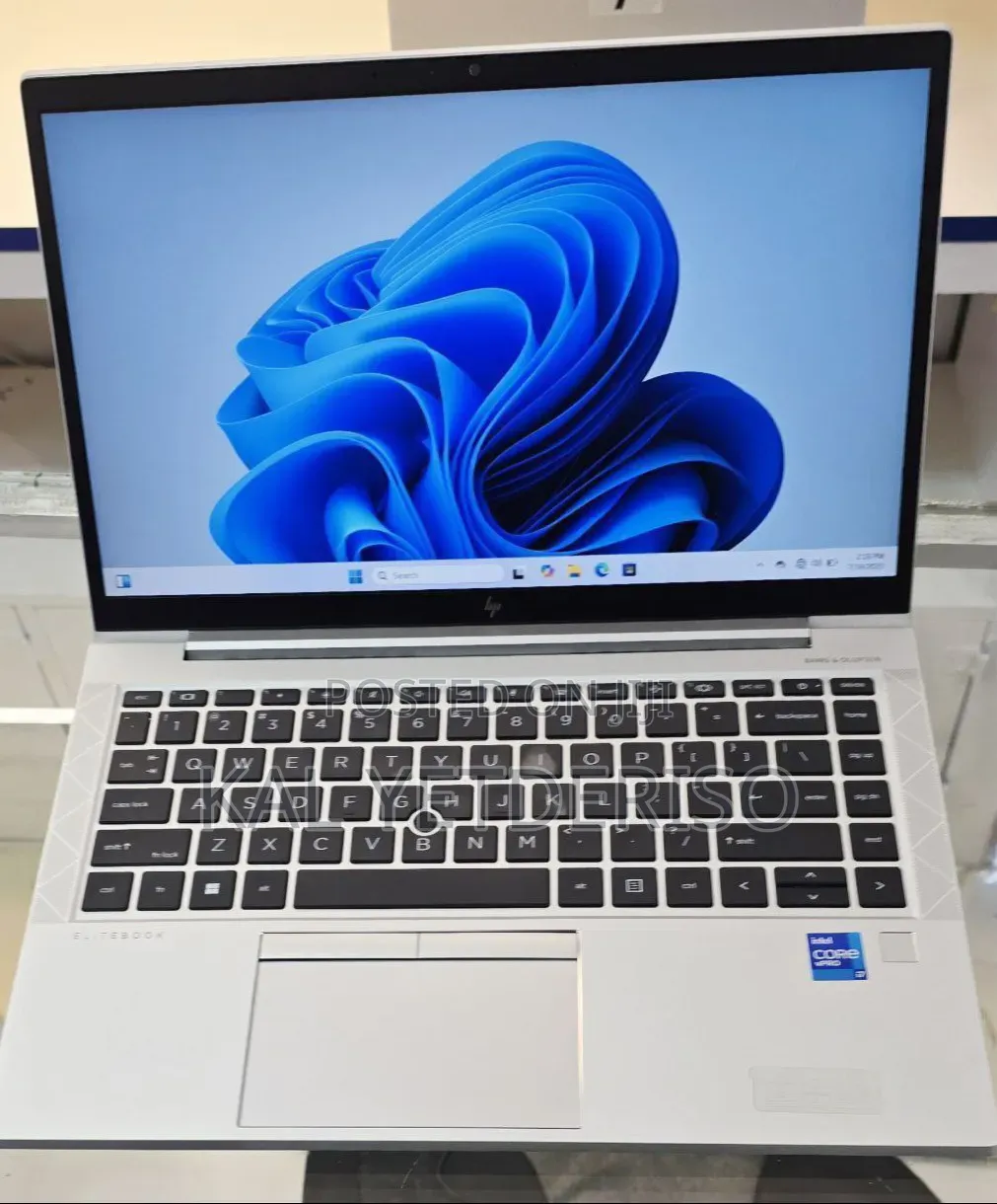 New Laptop HP EliteBook 840 G8 16GB Intel Core i5 SSD 512GB