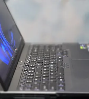 New Laptop Lenovo Legion 9 16GB Intel Core i9 SSD 512GB