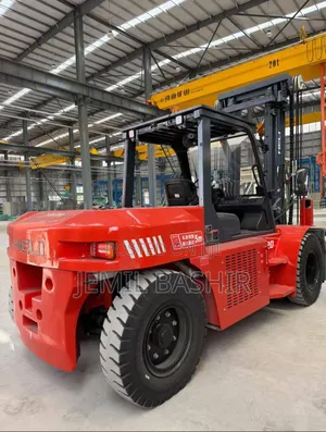 Forklift . Manitou. Crane Rental