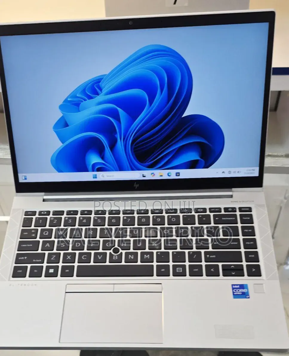 New Laptop HP EliteBook 840 G8 16GB Intel Core i5 SSD 512GB