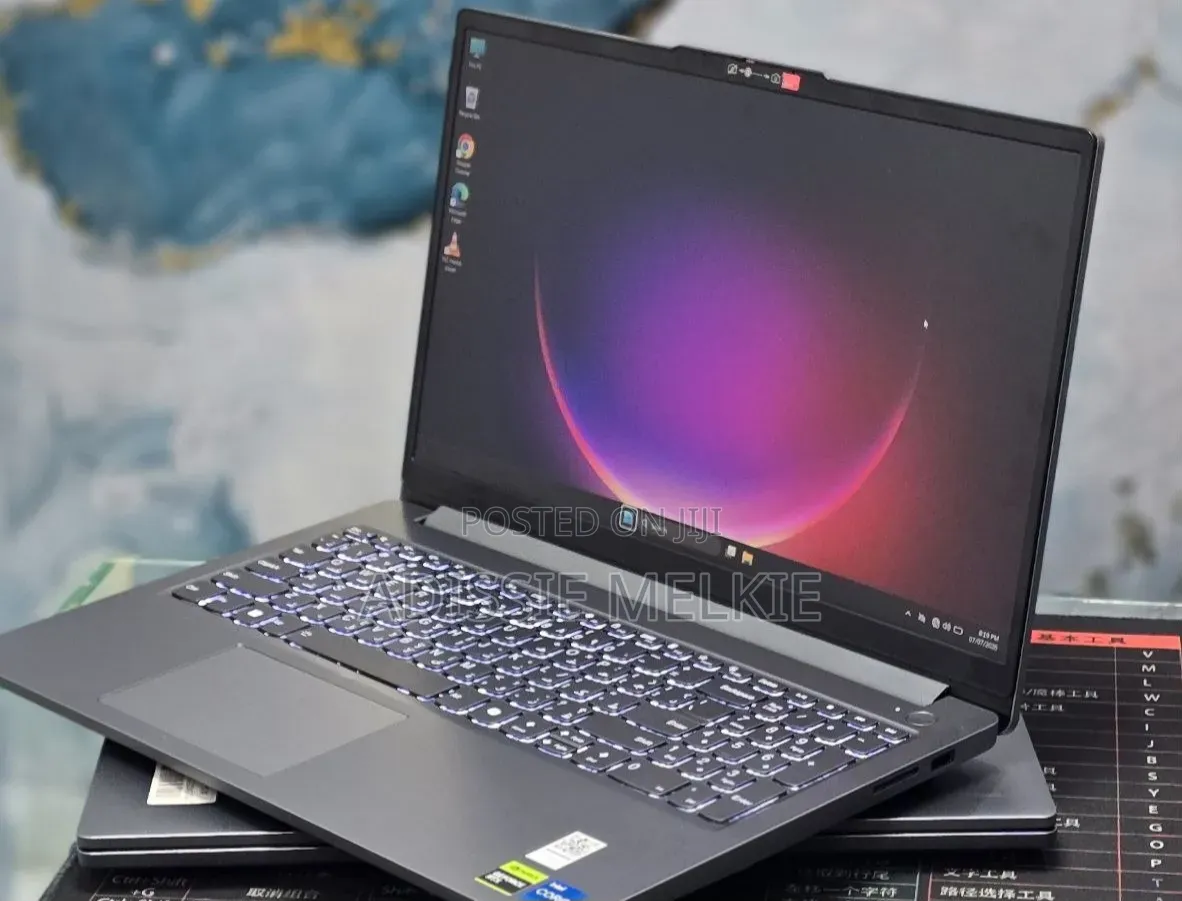 New Laptop Lenovo LOQ 15IRH8 12GB Intel Core Ultra 9 SSD 512GB