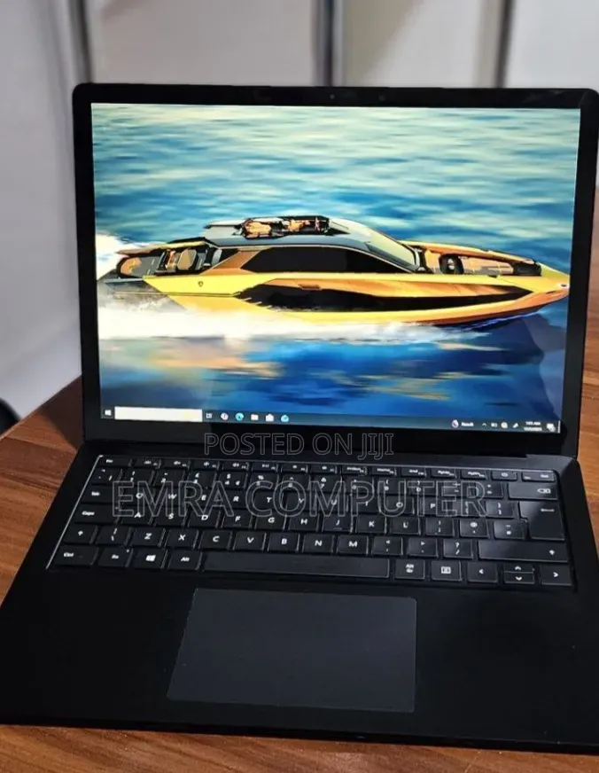 New Laptop Microsoft Surface 16GB Intel Core i7 SSD 256GB