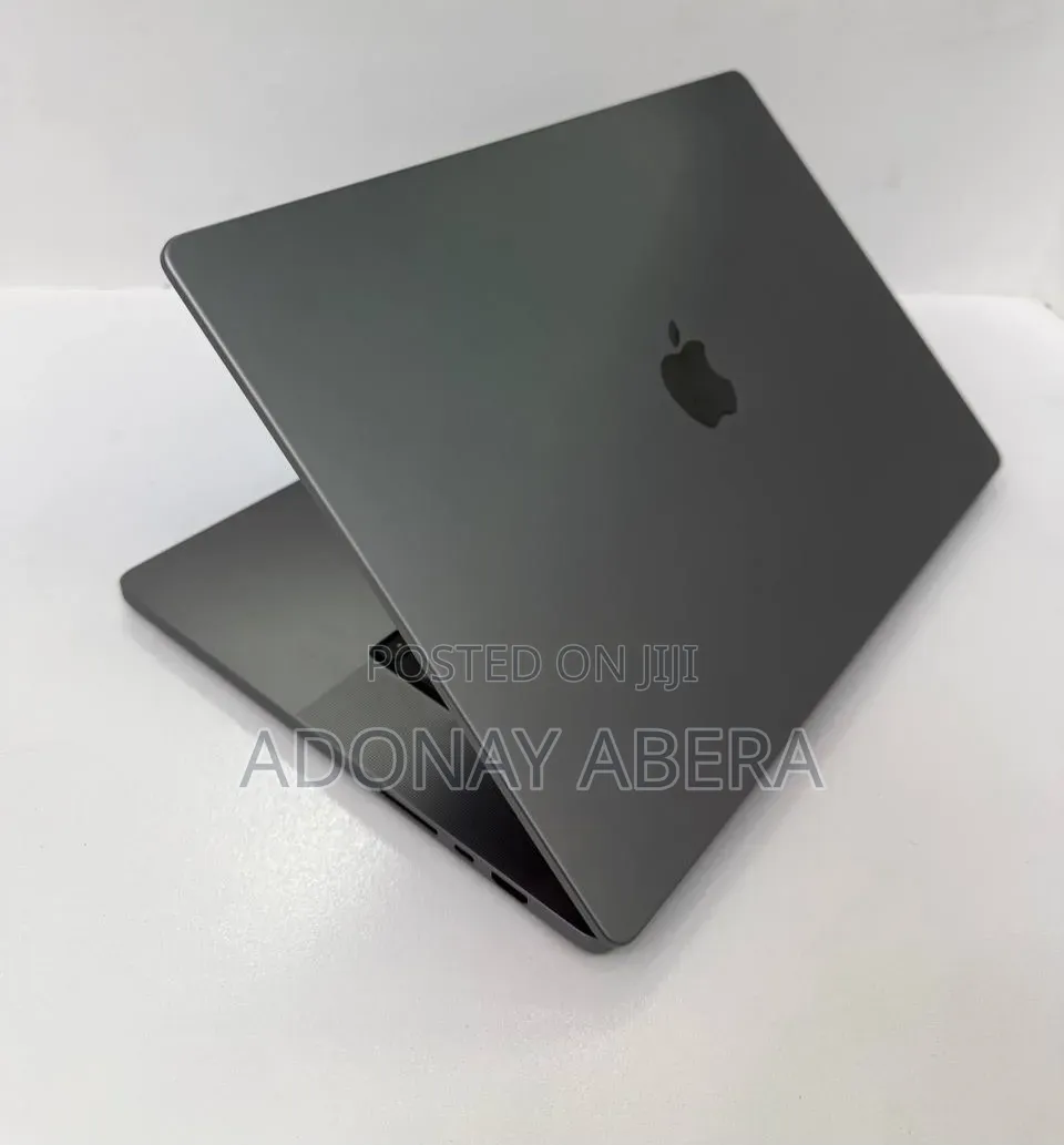 New Laptop Apple MacBook 32GB SSD 1T