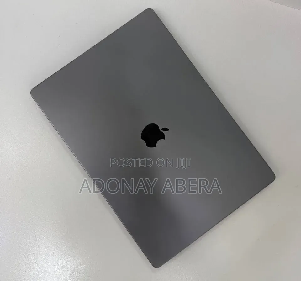 New Laptop Apple MacBook 32GB SSD 1T