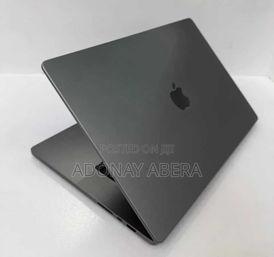 New Laptop Apple MacBook 32GB SSD 1T