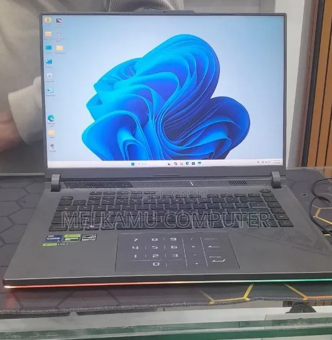 New Laptop Asus ROG Strix G16 16GB Intel Core i9 SSD 1T