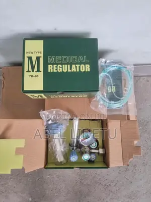 Medical Regulator With Cannula, Water Cup and Gadge
