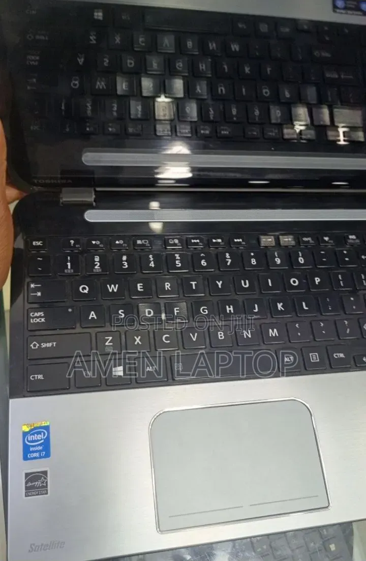 Laptop Toshiba Satellite C665 8GB Intel Core i7 HDD 1T