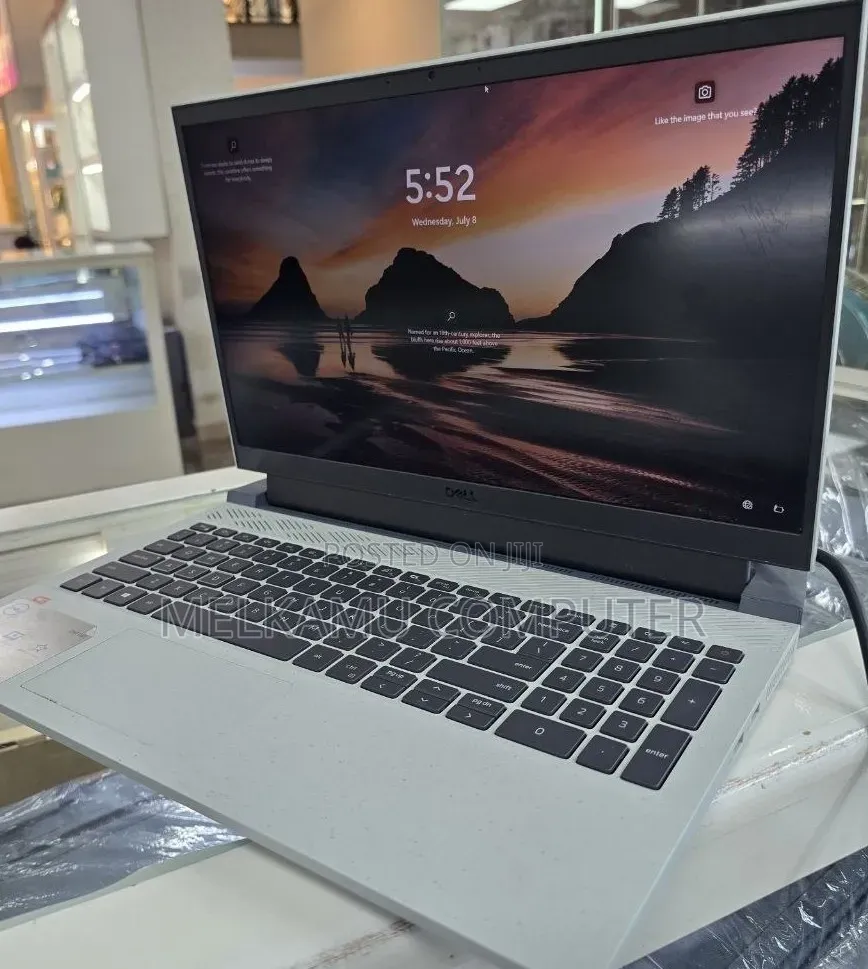 New Laptop Dell G15 5510 16GB Intel Core i7 SSD 512GB