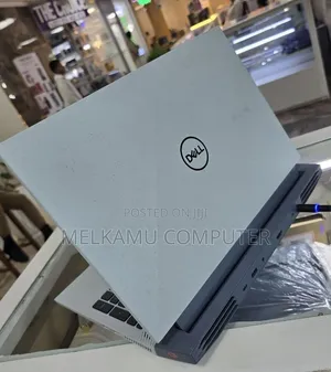 New Laptop Dell G15 5510 16GB Intel Core i7 SSD 512GB