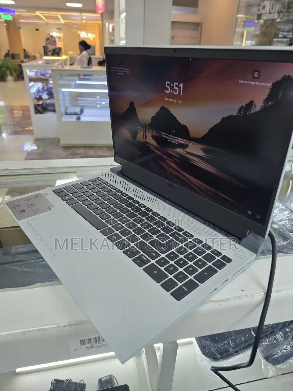 New Laptop Dell G15 5510 16GB Intel Core i7 SSD 512GB