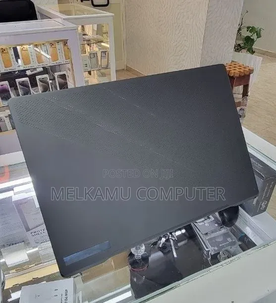 New Laptop Asus ROG Zephyrus G16 16GB Intel Core i7 SSD 512GB
