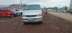 Toyota HiAce 2006 Silver