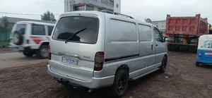 Toyota HiAce 2006 Silver