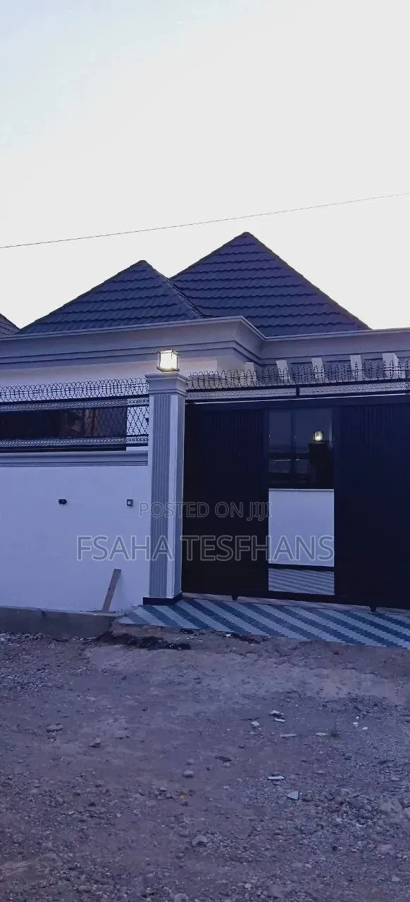 3bdrm Villa in Villa, Bole for rent