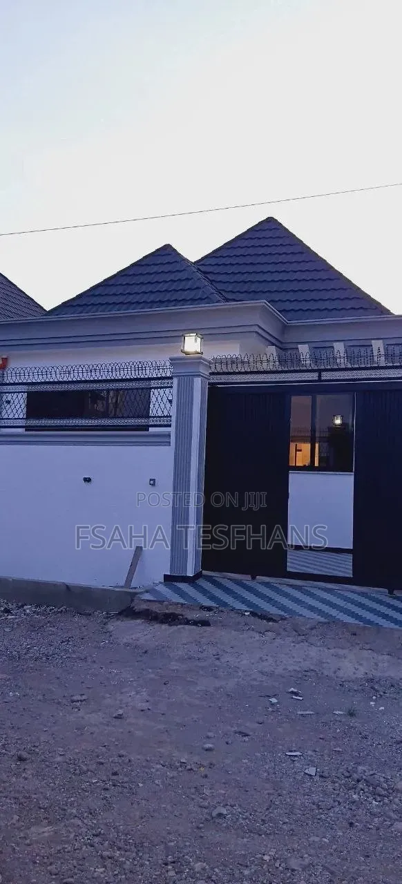 3bdrm Villa in Villa, Bole for rent