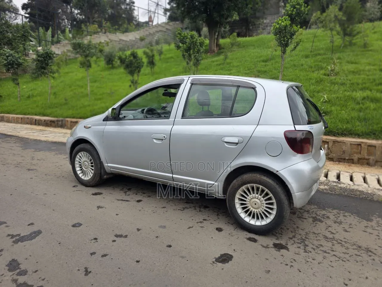 Toyota Vitz 1.0 FWD 5dr 2001 Silver