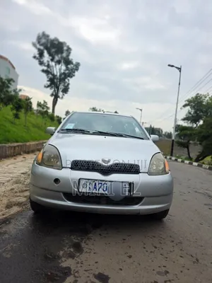 Toyota Vitz 1.0 FWD 5dr 2001 Silver