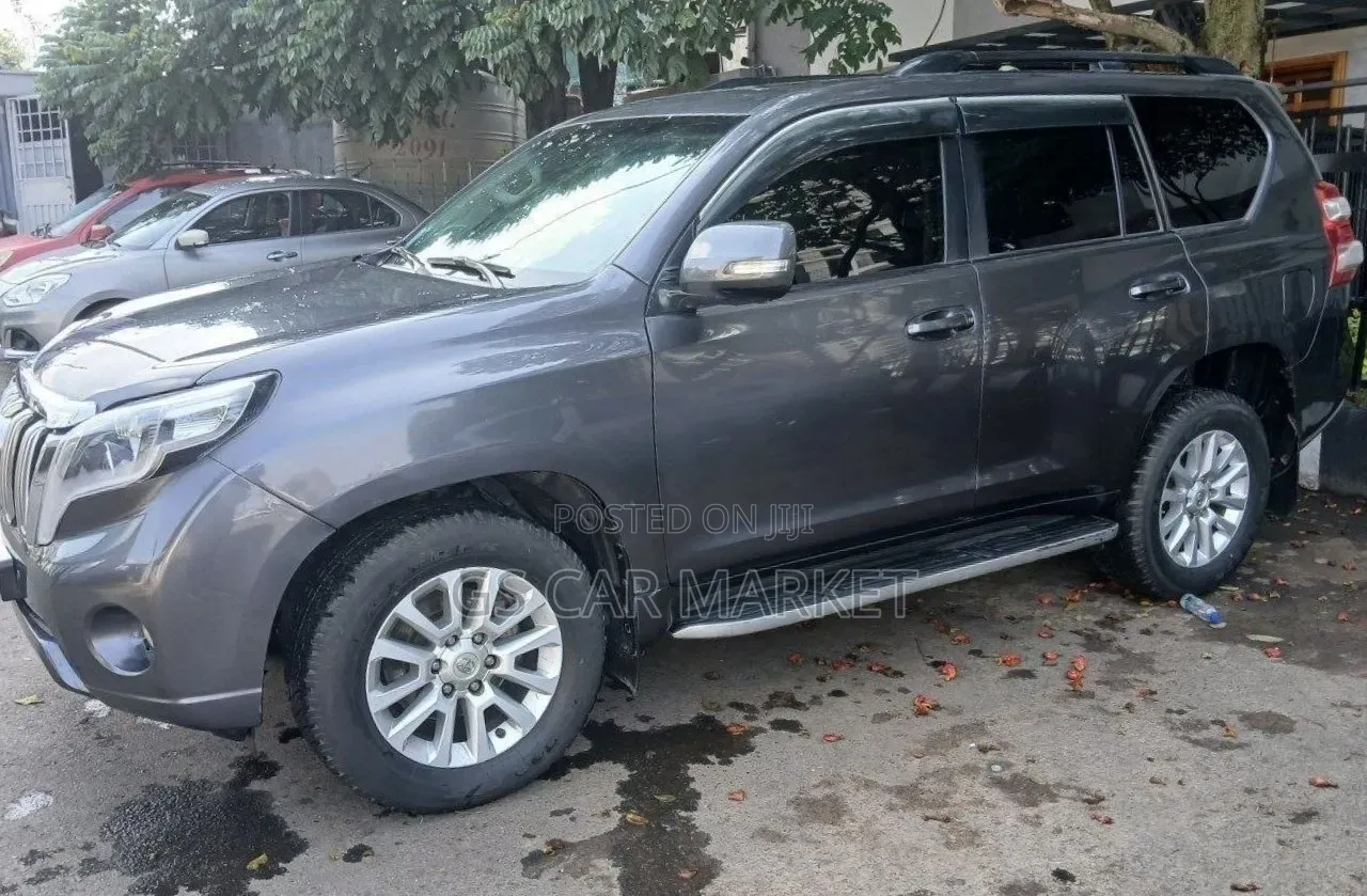 Toyota Land Cruiser Prado 2015 Gray