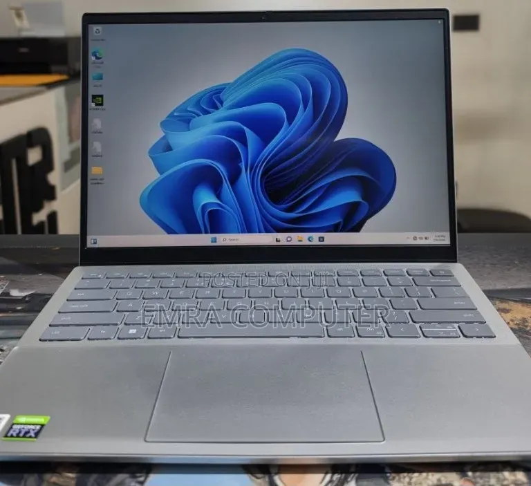 New Laptop Dell 16GB Intel Core i7 SSD 512GB