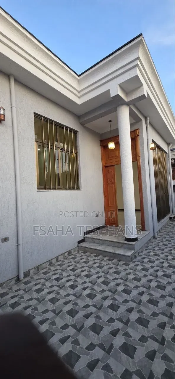 3bdrm Villa in Villa, Bole for rent