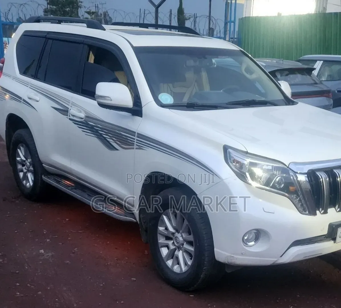 Toyota Land Cruiser Prado 2015 White