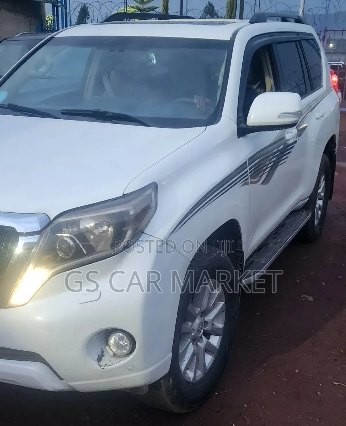 Toyota Land Cruiser Prado 2015 White