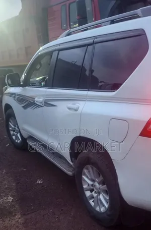 Toyota Land Cruiser Prado 2015 White