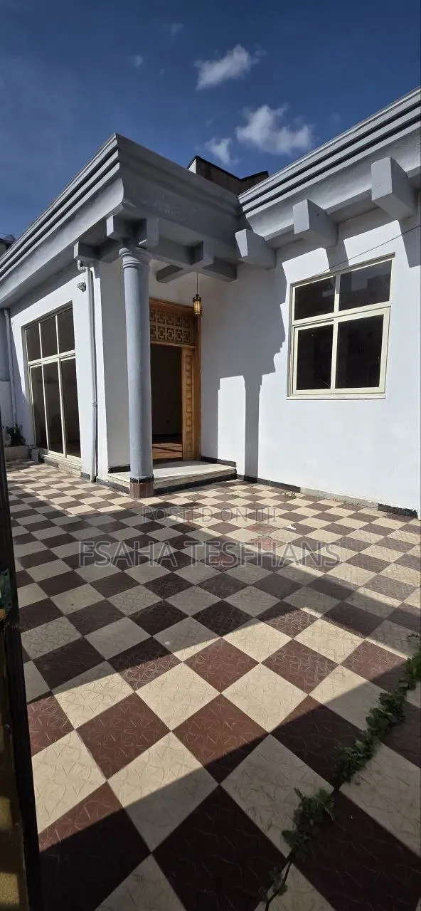 3bdrm House in Villa, Bole for rent