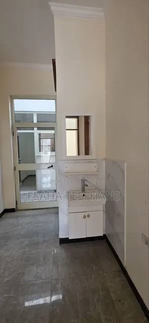 3bdrm House in Villa, Bole for rent