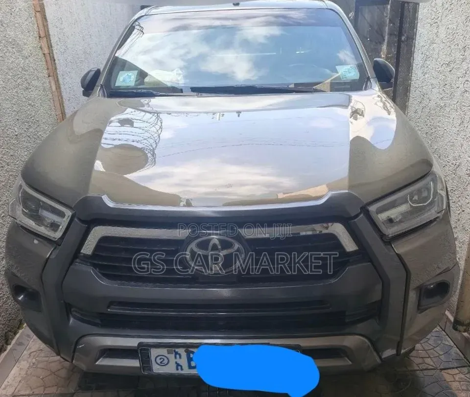 Toyota Hilux 2021 Brown