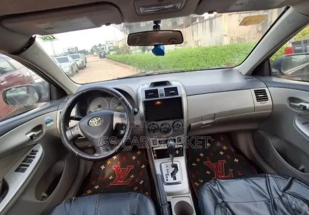 Toyota Corolla 2012 Gray