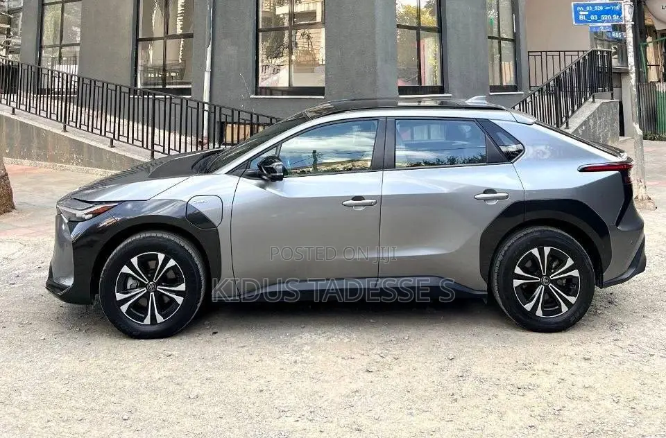 Toyota bZ4X 2023 Gray