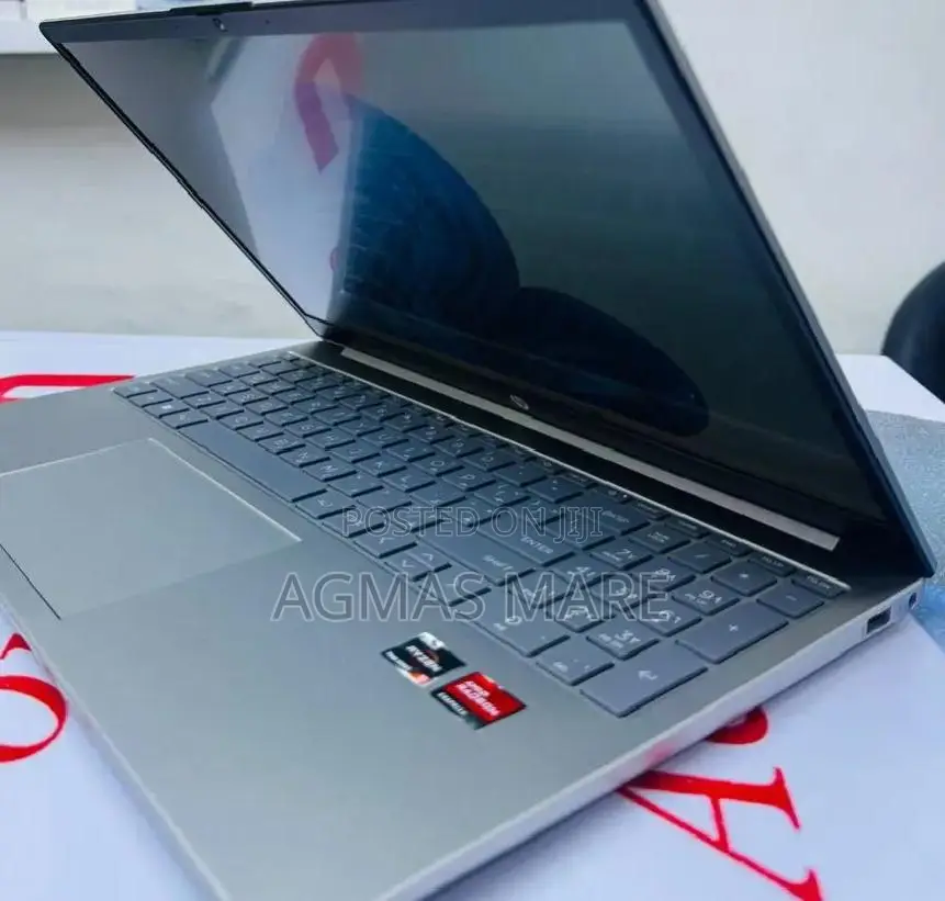 New Laptop HP 8GB AMD Ryzen 5 SSD 512GB