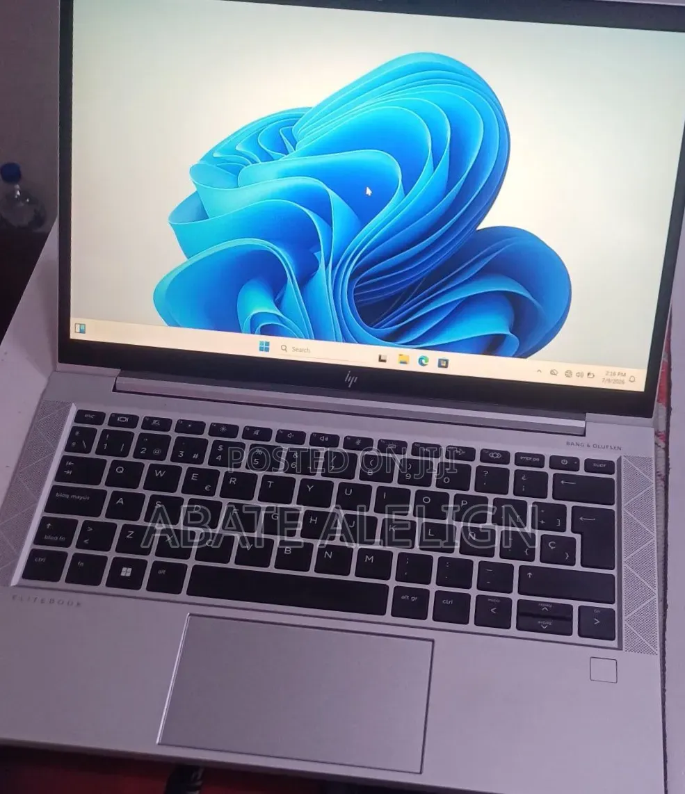 New Laptop HP EliteBook 830 G8 16GB Intel Core i5 SSD 512GB