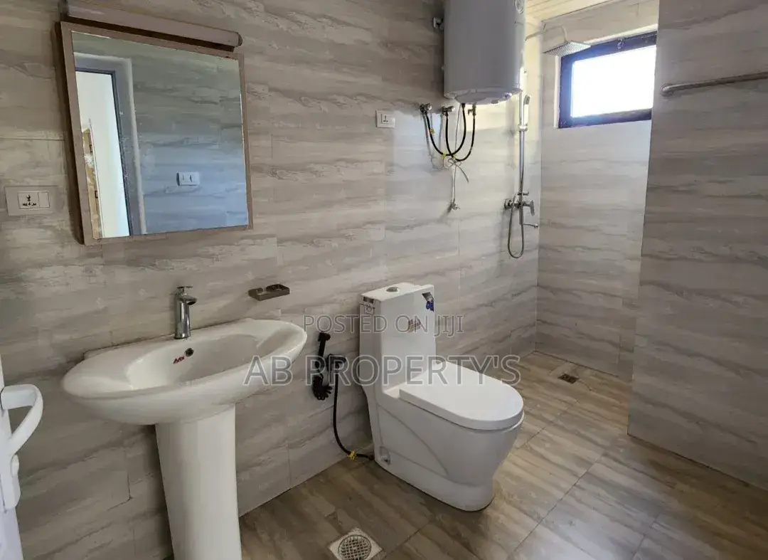 Furnished 2bdrm Apartment in አዋሬ, Kirkos for sale