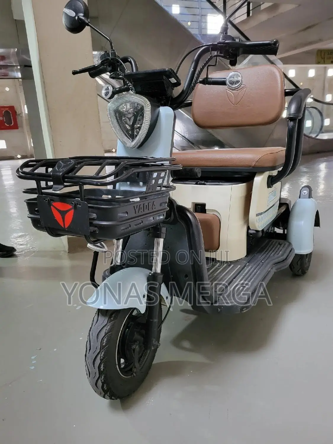 Patients Electric Tricycle for 2 Adults 600w Motor Lead Acid Battery