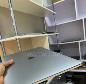 New Laptop Apple MacBook Pro 2019 32GB Intel Core i9 SSD 512GB